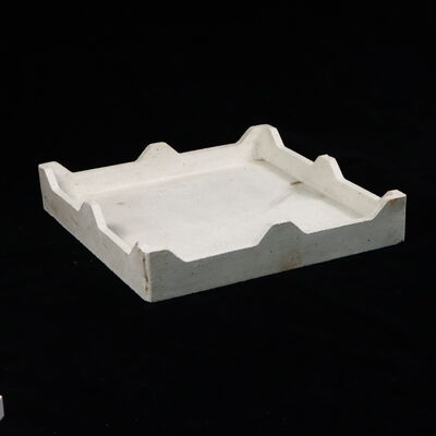 স্থায়িত্ব দীর্ঘ সময় সিরামিক এবং ধাতুশিল্পে ফায়ারিং চক্রের সময় উচ্চ স্থিতিশীলতা বজায় রাখার জন্য ডিজাইন করা অগ্নি প্রতিরোধী saggar