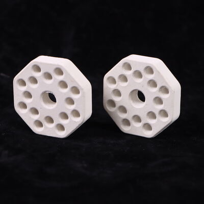 তাপীয় ধাক্কা প্রতিরোধের 250 মালাইট সিরামিক তাপীয় সম্প্রসারণ সহগ 4.5 থেকে 5.5 × 10−6 প্রতি কেলভিন এবং কঠোরতা 7 থেকে 8 মোহস তাপ সুরক্ষা সিস্টেমে ব্যবহৃত