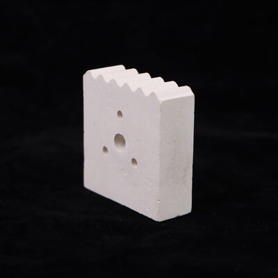 কঠিনতা ৭ থেকে ৮ মোহস, মুলাইট সিরামিক তাপ নিরোধক যা তাপ নিরোধক প্রদান করে এবং গলনাঙ্ক ১৮৪০ থেকে ১৮৫০ ডিগ্রি সেলসিয়াস