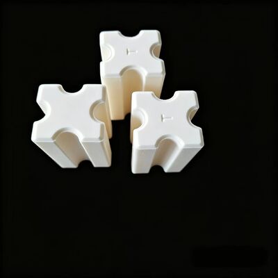 প্রসার্য শক্তি 200 থেকে 400 এমপিএ অ্যালুমিনিয়াম সিরামিক অফার বিচ্ছিন্নতা প্রতিরোধের 1012 ওহম-সিমি অতিক্রম শিল্প বৈদ্যুতিক জন্য উপাদান