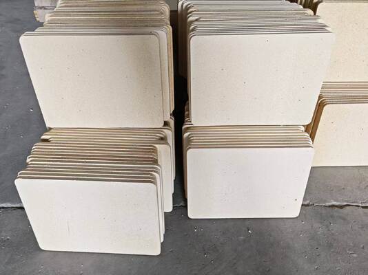 তাপীয় চাপের অধীনে দীর্ঘস্থায়ী চুল্লির তাকের কর্মক্ষমতার জন্য মসৃণ প্রান্তযুক্ত আনগ্লেজড কর্ডিয়েরাইট মুল্লাইট চুল্লির তাক