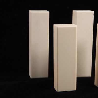 ঘনত্ব ৩৭৫ থেকে ৩৯ গ্রাম প্রতি ঘন সেন্টিমিটার অ্যালুমিনিয়াম সিরামিক অ্যালুমিনিয়াম অক্সাইড সিরামিক উপাদানগুলি চিকিৎসা ও ইলেকট্রনিক ডিভাইসে প্রয়োগ করা হয়